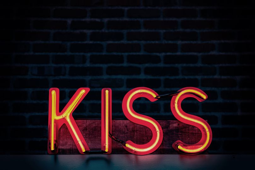 May be an image of text that says 'KISS S'